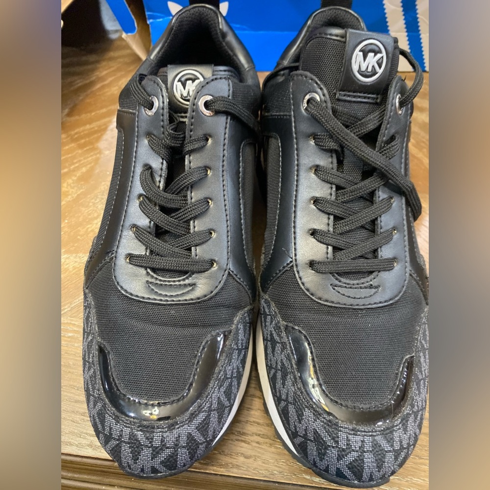 Women’s Micheal kors shoes